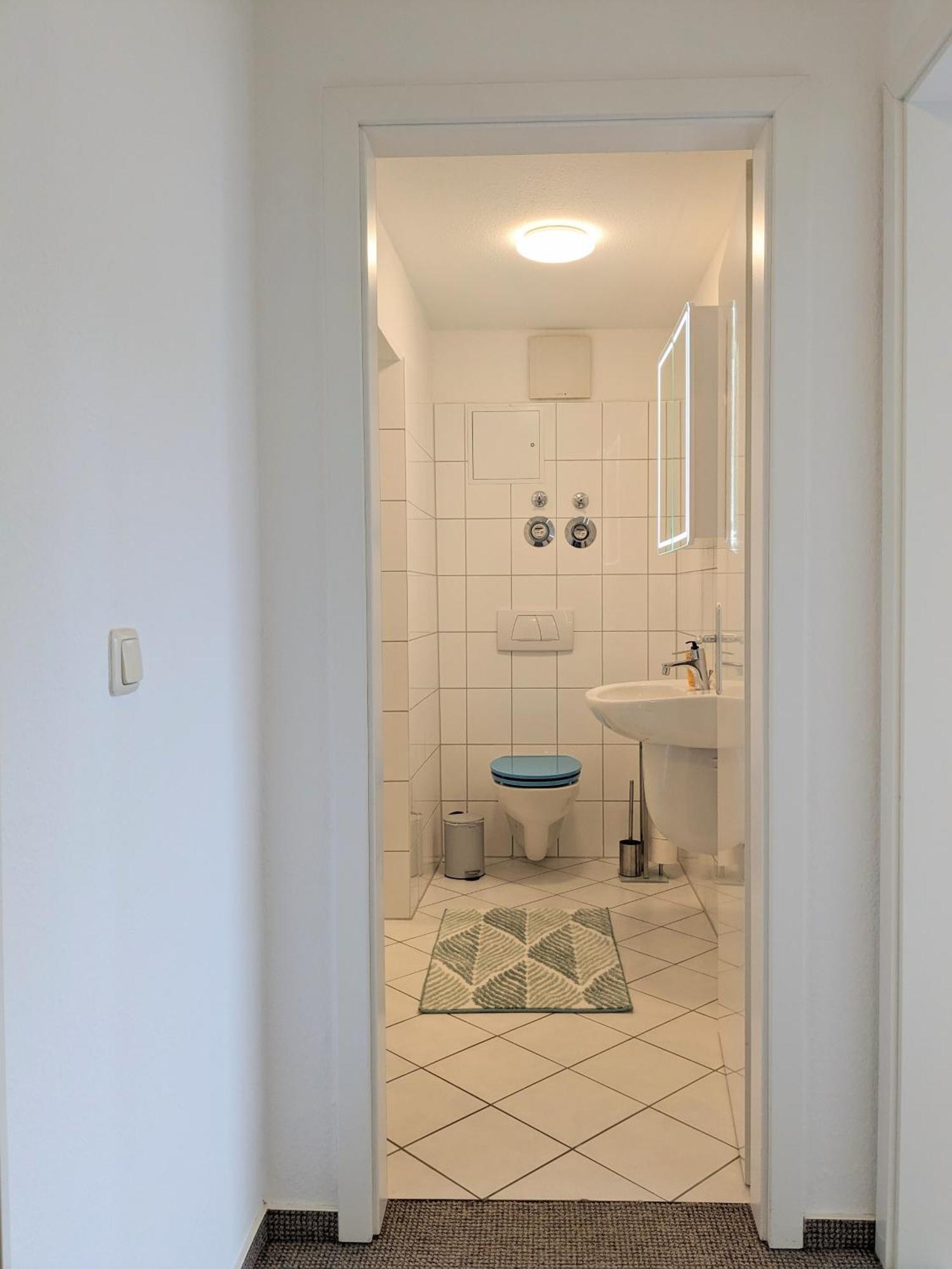 Schlosskoenig - Modernes & Zentrales Apartment Mit Balkon Und Arbeitsplatz Шверин Номер фото
