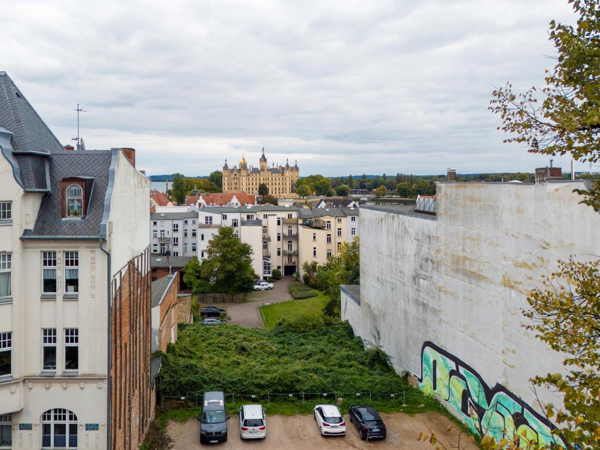 Schlosskoenig - Modernes & Zentrales Apartment Mit Balkon Und Arbeitsplatz Шверин Экстерьер фото