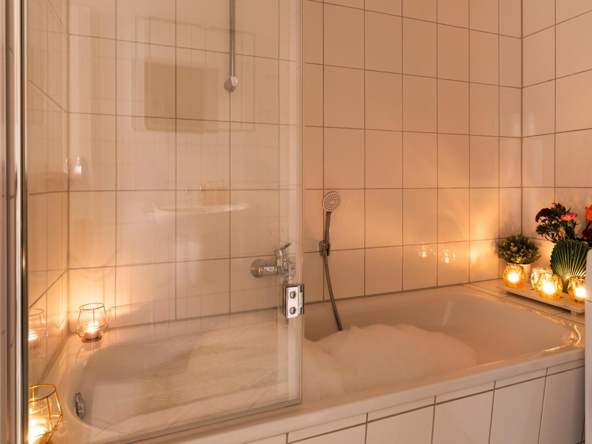 Schlosskoenig - Modernes & Zentrales Apartment Mit Balkon Und Arbeitsplatz Шверин Экстерьер фото